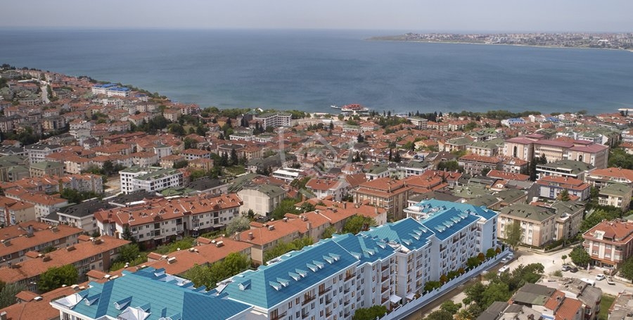 Luxury apartments for sale in Istanbul Buyukcekmece within a central location and sea view